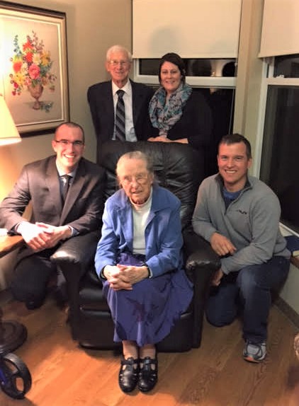 pictures/CECILIA & WILLIAM HUTCHISON/Groups/image2.jpg